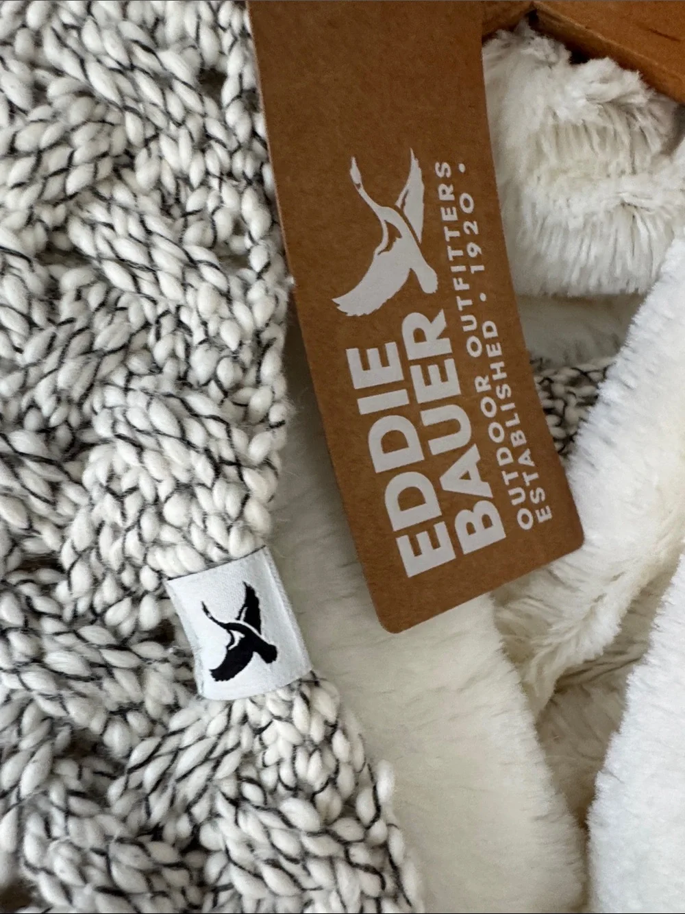 🆕 Eddie Bauer Fleece Lined Knit Scarf